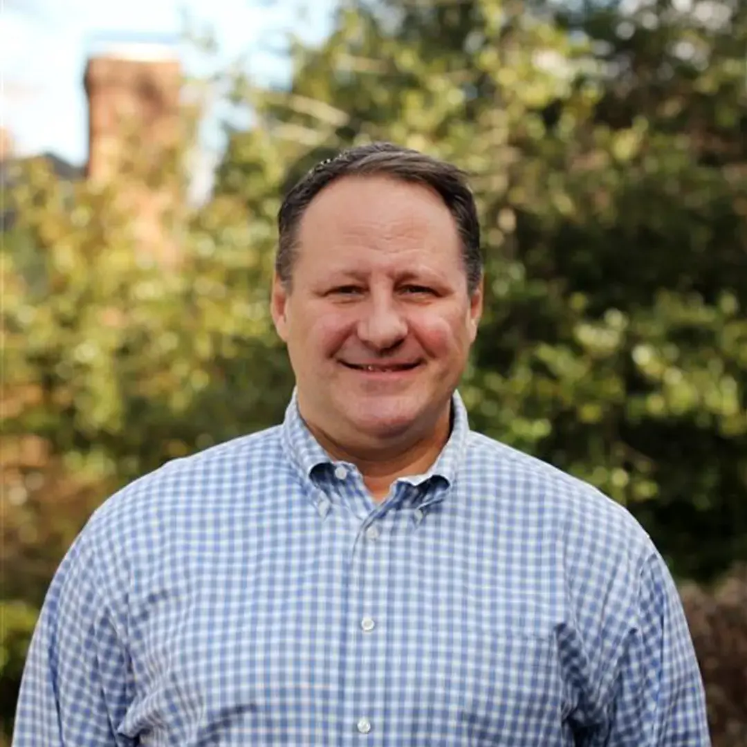 Mark Davis P’24 Talks Microeconomics with Students